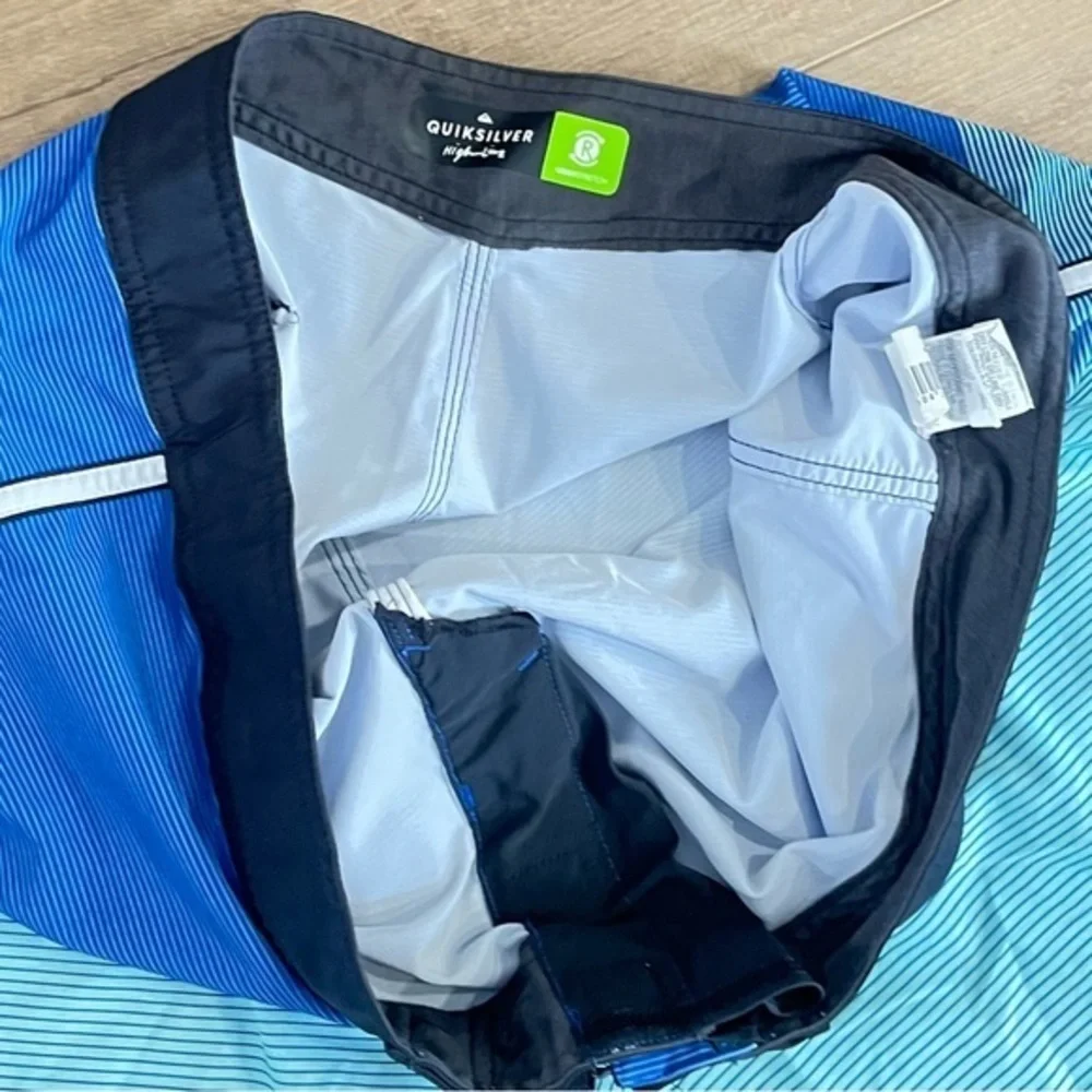 Quiksilver‎ Men Sz 38 Board Shorts Surf Swim Trunks Green & Blue Striped 38x8.5”